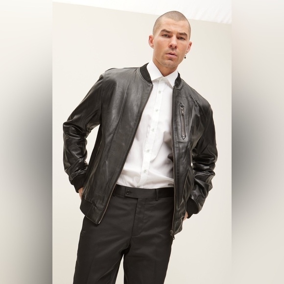 LEATHER BOMBER JACKET - BLACK
Ron Tomson men’s large - Picture 5 of 11